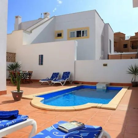 Eureka ! Calle El Roque, Urbanizacion La Caracola. Corralejo, Fuerteventura * Corralejo