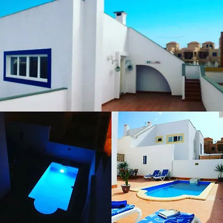 Eureka ! Calle El Roque, Urbanización La Caracola. Corralejo, Fuerteventura Villa *